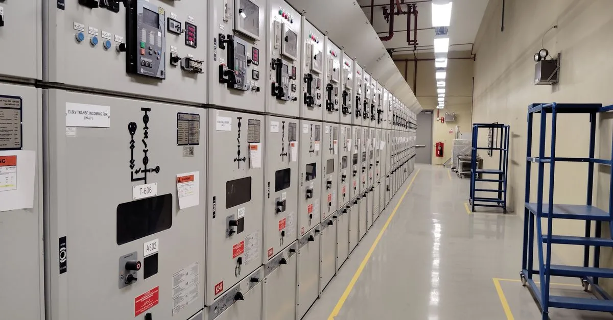 Salle de controle electrique d un site industriel : pilotage de la consommation et de l effacement