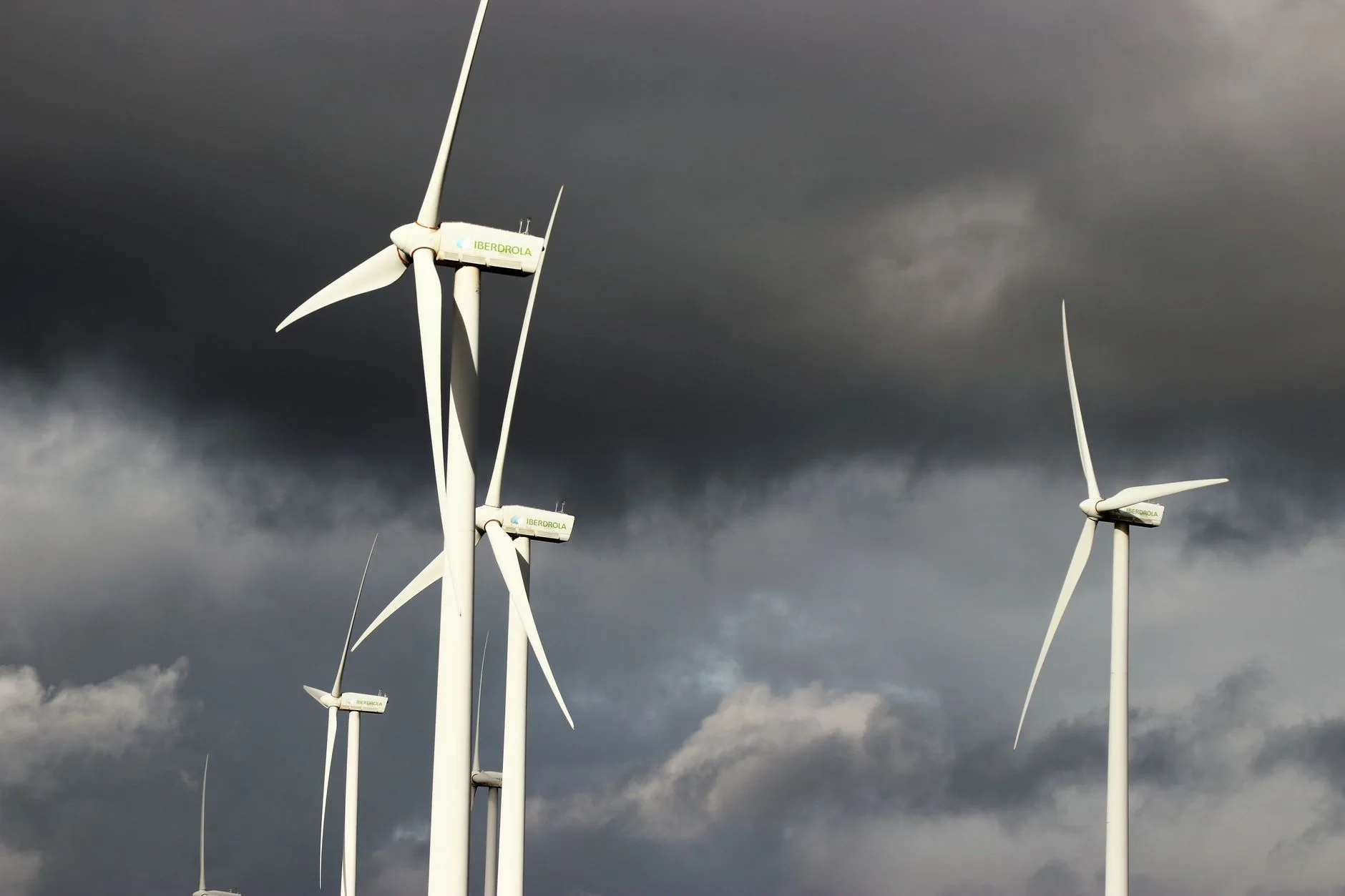 Parc eolien attestant l'origine renouvelable de l'electricite