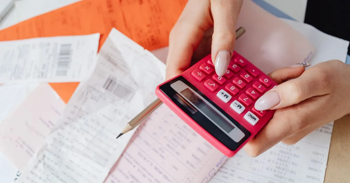 Analyse ligne par ligne d'une facture d'energie professionnelle avec calculatrice pour detecter une regularisation abusive