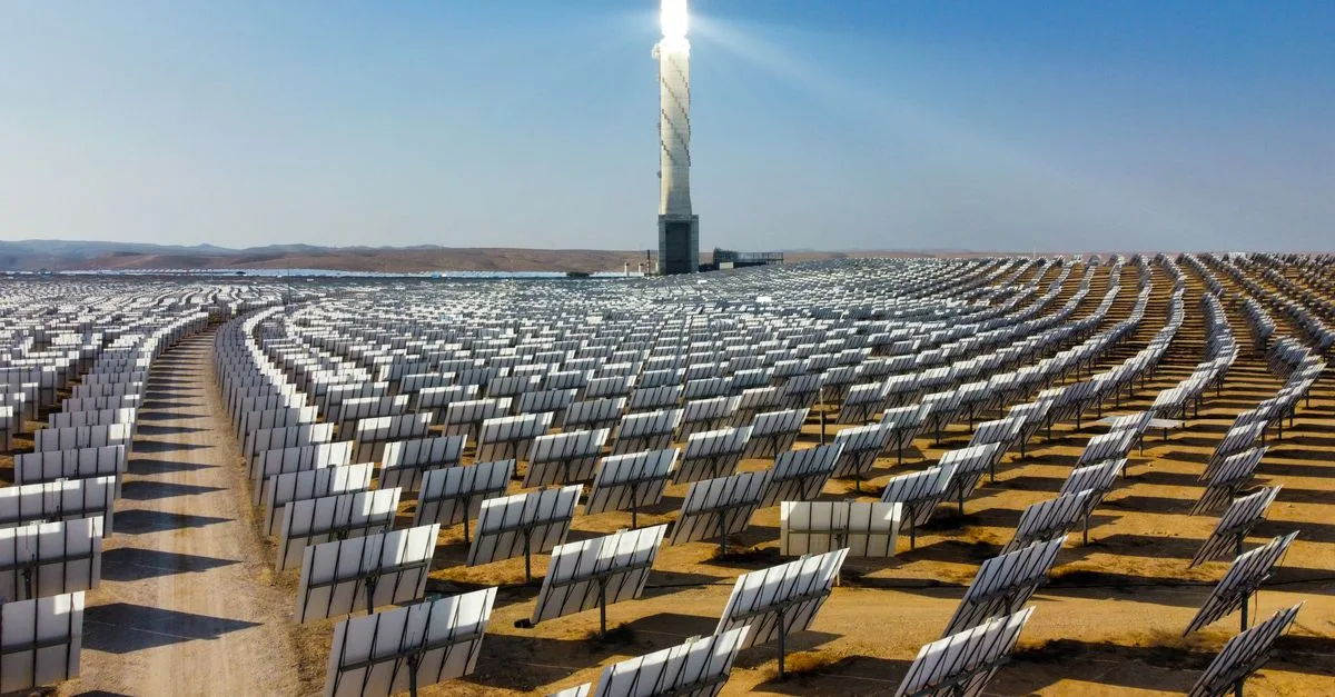 Centrale solaire au sol sous le soleil - anciens contrats photovoltaiques a tarif garanti et revision des tarifs de rachat