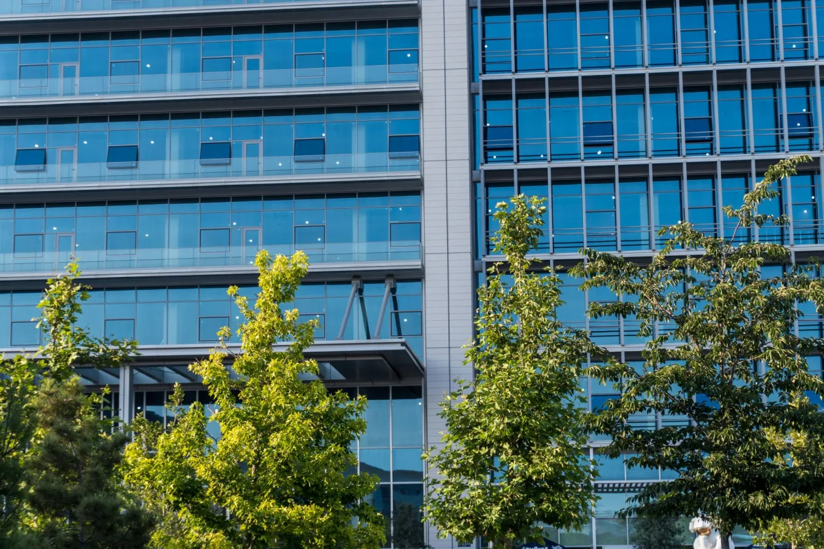 Bâtiment tertiaire durable : stratégie d'achat d'électricité verte et reporting RSE
