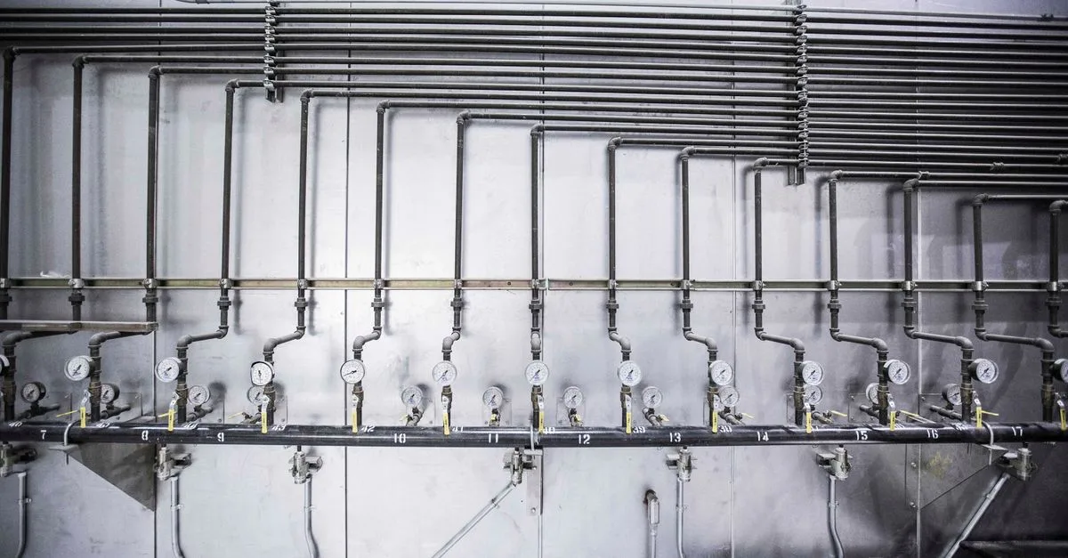 Canalisation de gaz naturel industriel acheminant le gaz vers les entreprises francaises